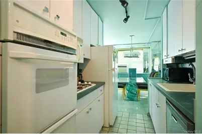 61-20 Grand Central Parkway #C 306, Forest Hills, NY 11375 - Photo 17