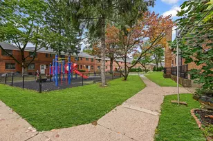 67-09 218th St, Oakland Gardens, NY 11364 - Photo 17