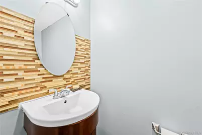 59 Deirdre Court, New York, NY 10304 - Photo 17