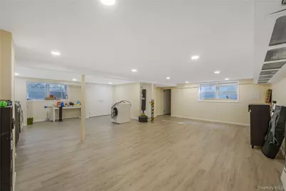 24 Mineola Avenue, Roslyn, NY 11576 - Photo 21