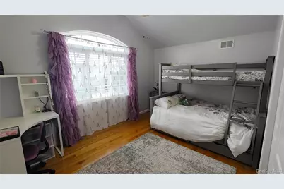 116 Churchill Avenue, New York, NY 10309 - Photo 23