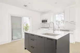 28 Silverwood Cir, Suffern, NY 10901 - Photo 7