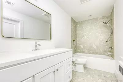 28 Silverwood Circle, Suffern, NY 10901 - Photo 17