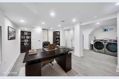 99 N Corona Avenue, Valley Stream, NY 11580 - Photo 37