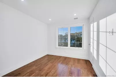 99 N Corona Avenue, Valley Stream, NY 11580 - Photo 25