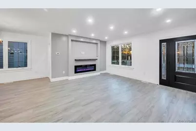 99 N Corona Avenue, Valley Stream, NY 11580 - Photo 9