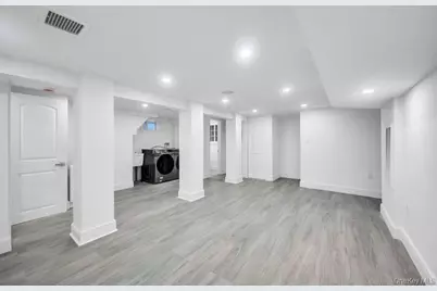 99 N Corona Avenue, Valley Stream, NY 11580 - Photo 35