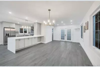 99 N Corona Avenue, Valley Stream, NY 11580 - Photo 11