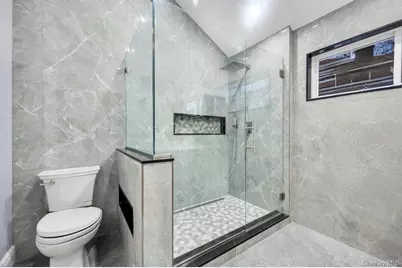 99 N Corona Avenue, Valley Stream, NY 11580 - Photo 33