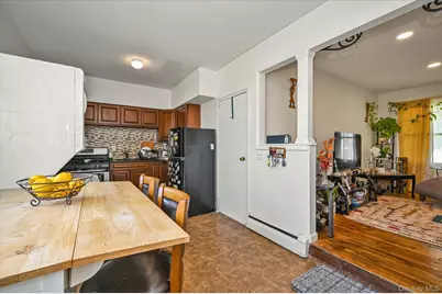 16 E Chestnut Street, Central Islip, NY 11722 - Photo 7