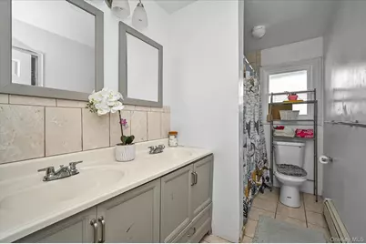 16 E Chestnut Street, Central Islip, NY 11722 - Photo 11