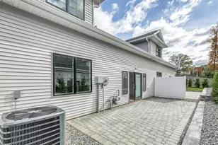 38 Silverwood Cir, Suffern, NY 10901 - Photo 19