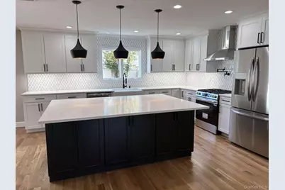 25 Furrow Lane, Levittown, NY 11756 - Photo 11