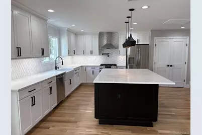 25 Furrow Lane, Levittown, NY 11756 - Photo 13