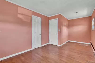 34 Croydon Road, Amityville, NY 11701 - Photo 9