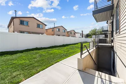 258-14 147 Road, Rosedale, NY 11422 - Photo 21