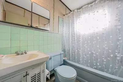 2 Sydney Street, Plainview, NY 11803 - Photo 21