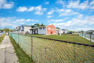 2 Sydney St, Plainview, NY 11803 - Photo 3