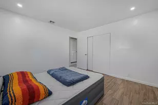 26 Sky Ln, Levittown, NY 11756 - Photo 11