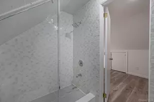 26 Sky Ln, Levittown, NY 11756 - Photo 25