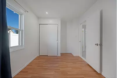 26 Sky Lane, Levittown, NY 11756 - Photo 15