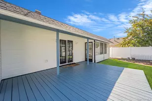 26 Sky Ln, Levittown, NY 11756 - Photo 31