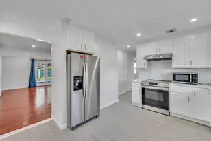 26 Sky Ln, Levittown, NY 11756 - Photo 7