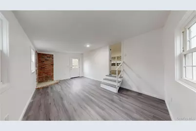 12 Periwinkle Drive, Bohemia, NY 11716 - Photo 5