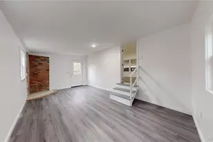 12 Periwinkle Dr, Bohemia, NY 11716 - Photo 5