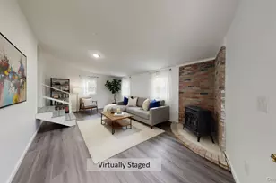 12 Periwinkle Dr, Bohemia, NY 11716 - Photo 3