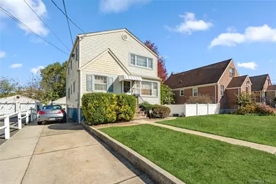 59 Wood Street, Lynbrook, NY 11563 - Photo 3