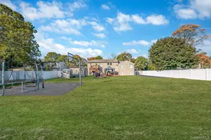 1655 Stein Dr, Bay Shore, NY 11706 - Photo 9