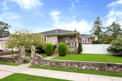 168A N Oak Street, Massapequa, NY 11758 - Photo 7