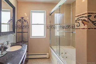 41-16 249th St, Little Neck, NY 11363 - Photo 17