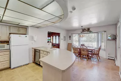 1538 10th Street, West Babylon, NY 11704 - Photo 7