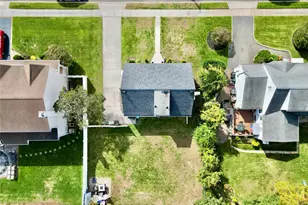 2197 6th St, East Meadow, NY 11554 - Photo 3