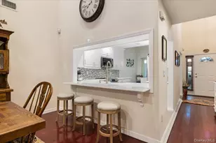 8 Scarborough Dr, Smithtown, NY 11787 - Photo 17