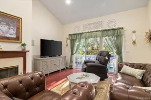 8 Scarborough Dr, Smithtown, NY 11787 - Photo 13