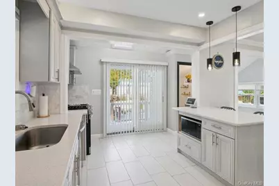 59 E 21st Street, Huntington Station, NY 11746 - Photo 11