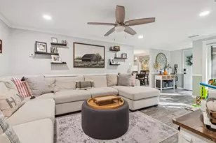 312 Clubhouse Ct, Coram, NY 11727 - Photo 3