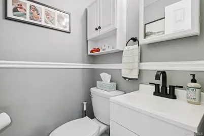 312 Clubhouse Court, Coram, NY 11727 - Photo 15