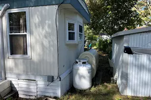 37-64 Hubbard Ave, Riverhead, NY 11901 - Photo 23