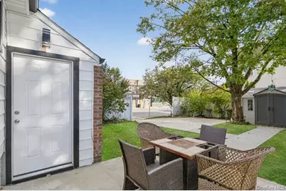 201 Jamaica Boulevard, Carle Place, NY 11514 - Photo 29