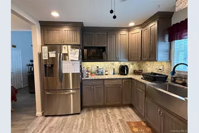 56 Glenmere Lane, Coram, NY 11727 - Photo 5