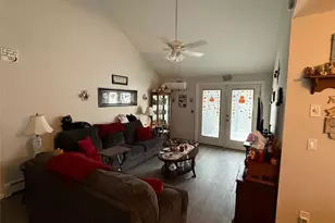 56 Glenmere Ln, Coram, NY 11727 - Photo 9