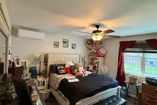 56 Glenmere Ln, Coram, NY 11727 - Photo 15