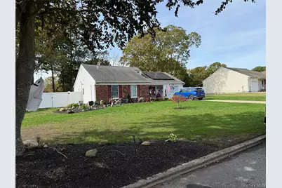 56 Glenmere Lane, Coram, NY 11727 - Photo 3