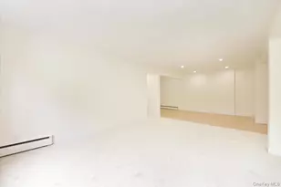 195 S Middle Neck Rd, Great Neck, NY 11021 - Photo 9