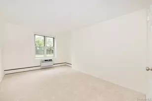 195 S Middle Neck Rd, Great Neck, NY 11021 - Photo 17