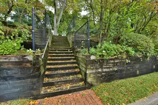 195 S Middle Neck Rd, Great Neck, NY 11021 - Photo 27